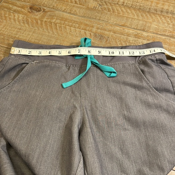 Figs technical collection scrub set graphite top size XS bottoms size S/P - Picture 11 of 17